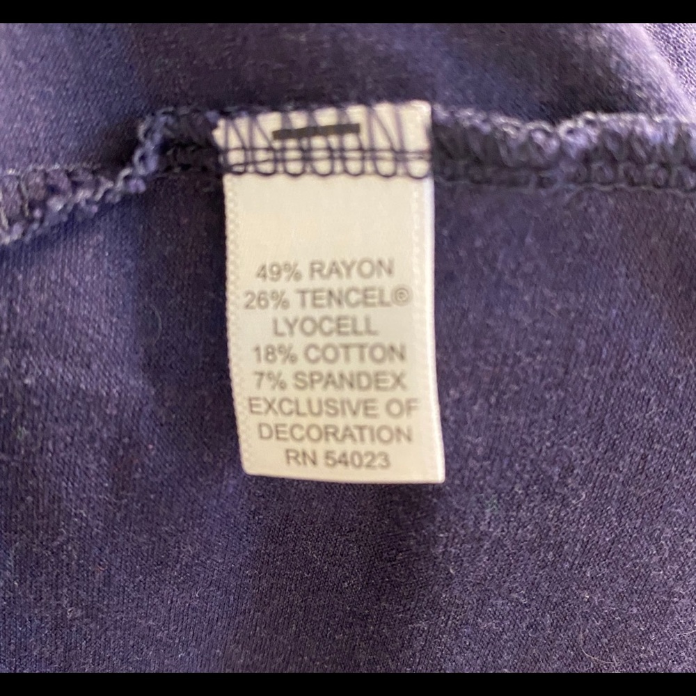Banana Republic Lux Tee - Picture 4 of 11